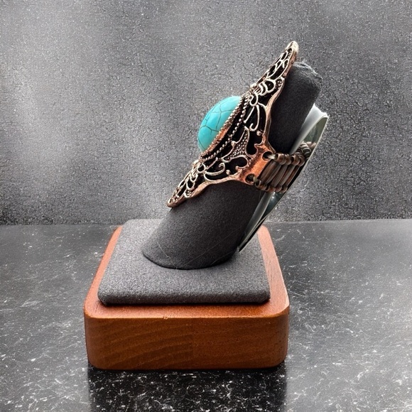 Silver Tone Vintage Inspired Turquoise Color Statement Ring Adjustable Size - Picture 2 of 2